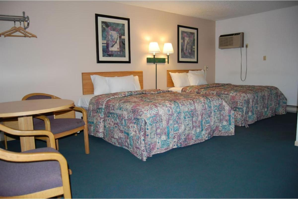 Canton Inn - image 7