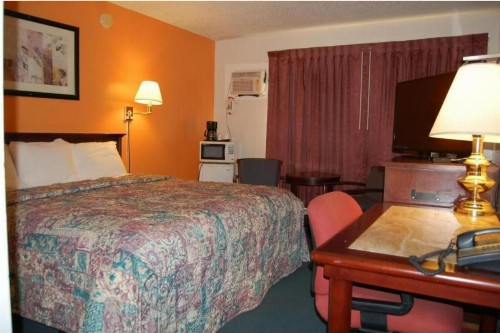 Canton Inn - image 9