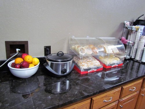 Oak Hill Inn & Suites - image 25