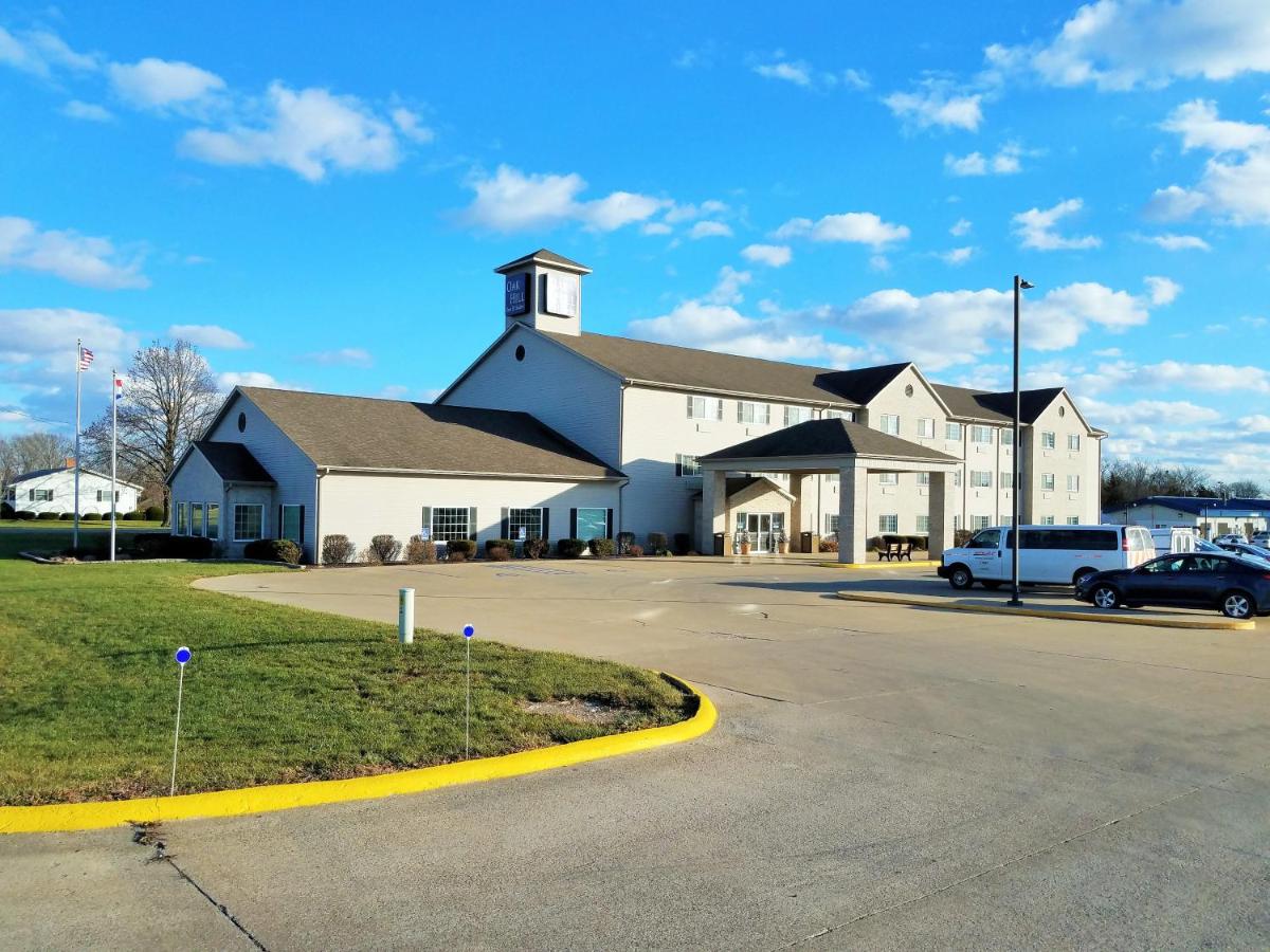 Oak Hill Inn & Suites - image 3