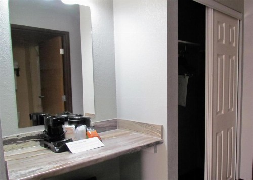 Oak Hill Inn & Suites - image 36