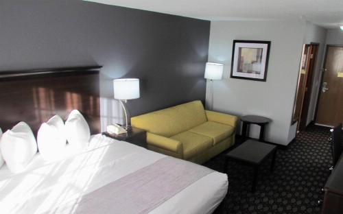 Oak Hill Inn & Suites - image 37
