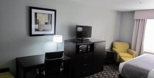 Oak Hill Inn & Suites - image 40