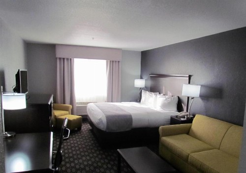 Oak Hill Inn & Suites - image 41