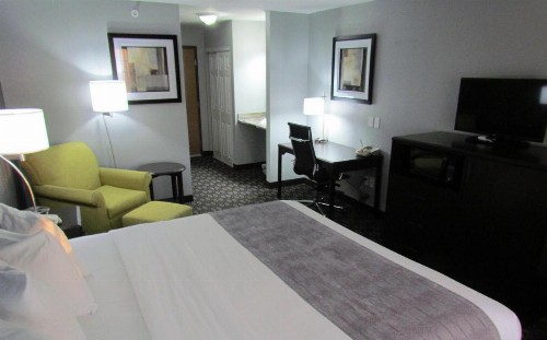 Oak Hill Inn & Suites - image 44