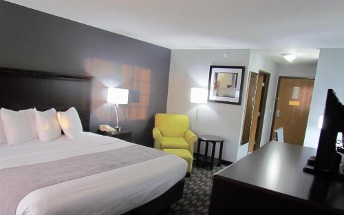 Oak Hill Inn & Suites - image 45
