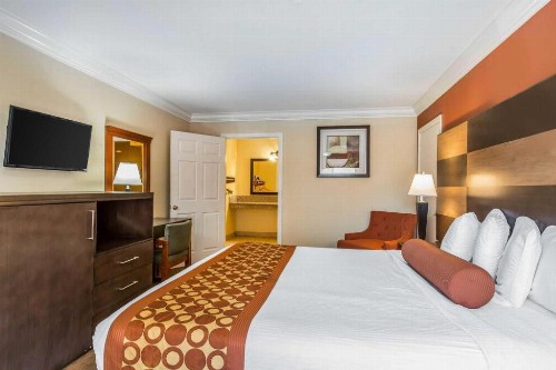 Rodeway Inn & Suites Canyon Lake I-15 - image 20