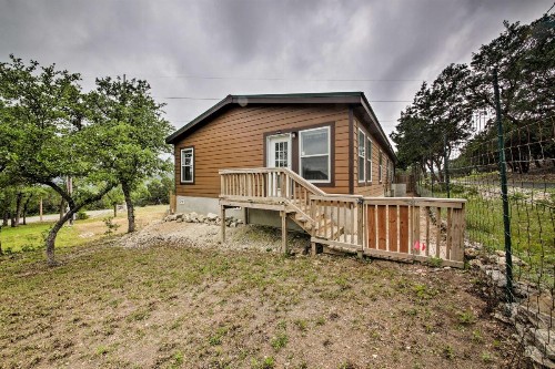 Cozy Canyon Lake Cabin with Hill Country Views! - image 9