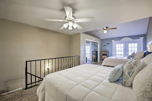1st-Floor Condo with Balcony and Patio on Canyon Lake - image 6