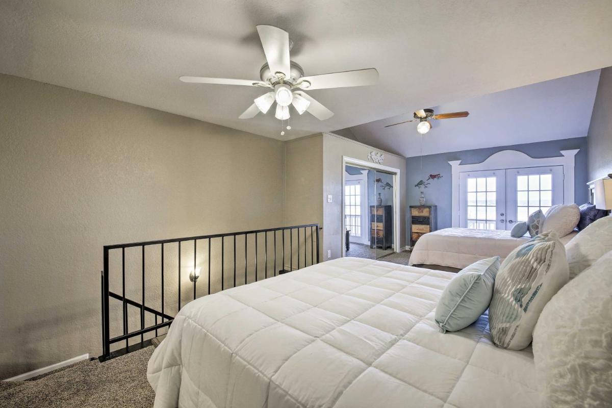 1st-Floor Condo with Balcony and Patio on Canyon Lake - image 6
