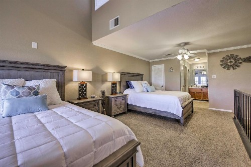 1st-Floor Condo with Balcony and Patio on Canyon Lake - image 9