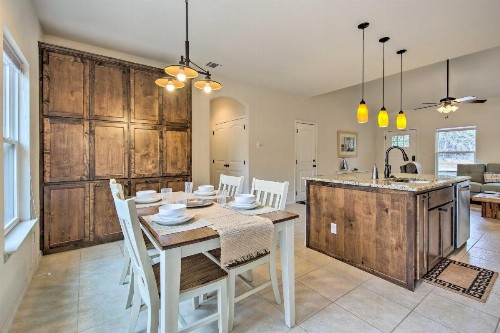 Pet-Friendly Home quarter Mi to Canyon Lk and Boat Ramp - image 7