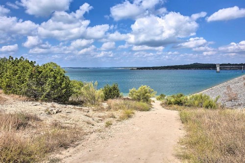 Cozy Canyon Lake Cottage 1 Mi to Guadalupe River! - image 5