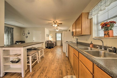 Cozy Canyon Lake Cottage 1 Mi to Guadalupe River! - image 8