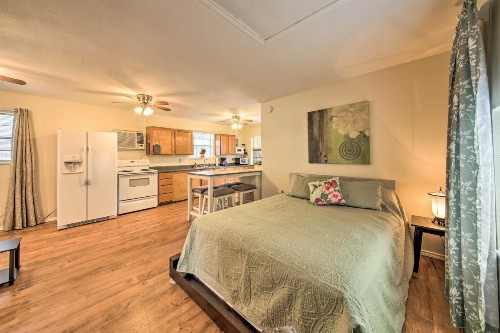 Cozy Canyon Lake Cottage 1 Mi to Guadalupe River! - image 9
