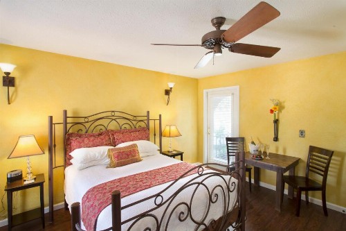 Lakehouse Bed and Breakfast - image 12