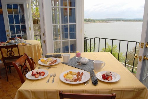 Lakehouse Bed and Breakfast - image 7