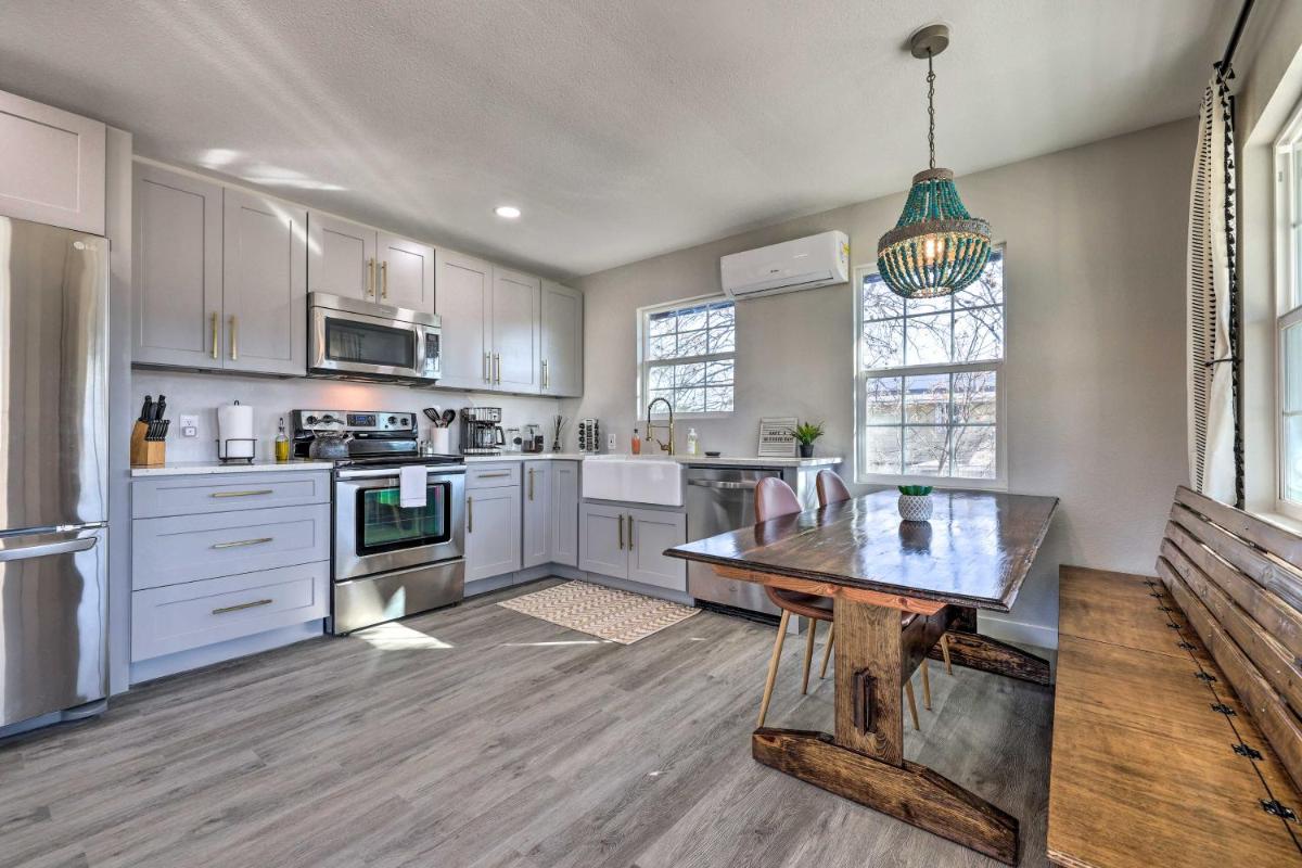 Boho Lake Haus - Dog Friendly and Lake Views! - image 6