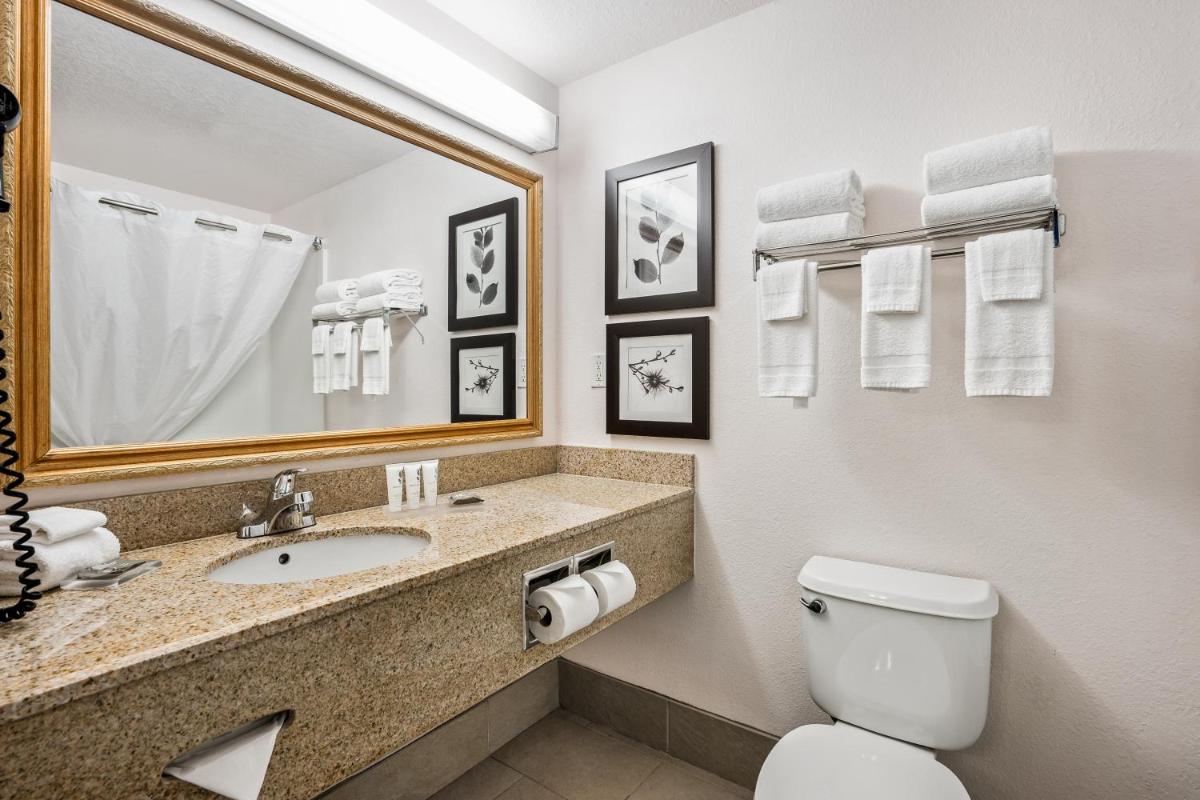 Country Inn & Suites by Radisson Port Canaveral FL - image 2