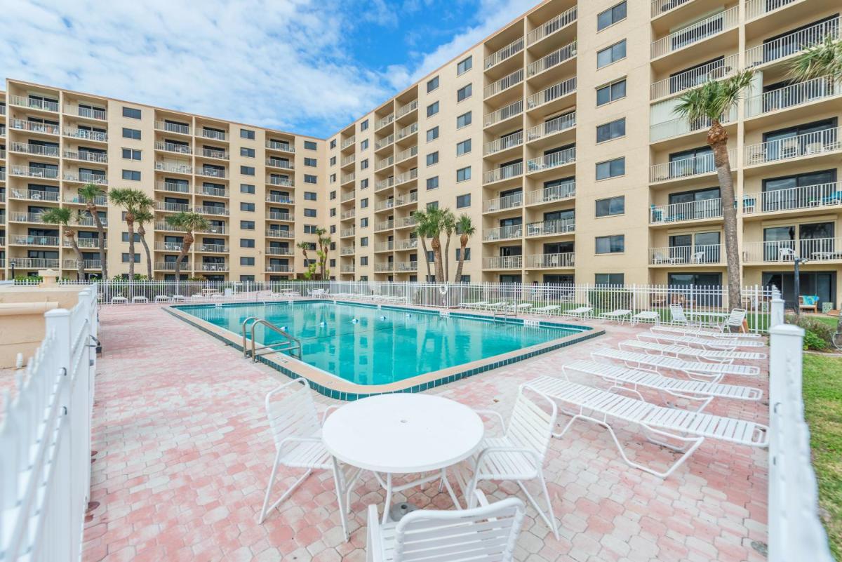 Canaveral Towers - main image