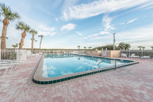 Canaveral Towers - image 37