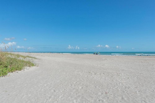 Canaveral Towers - image 38