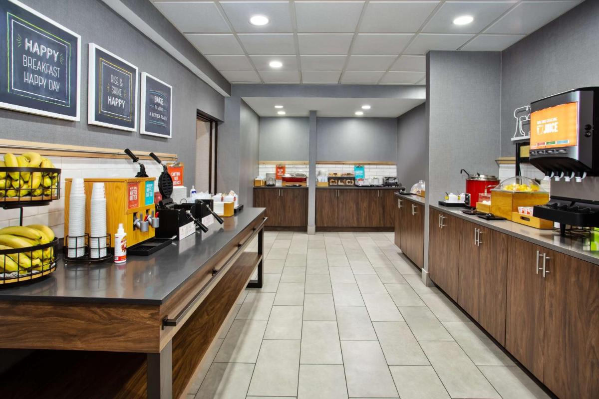 Hampton Inn & Suites Cape Coral / Fort Myers - image 7
