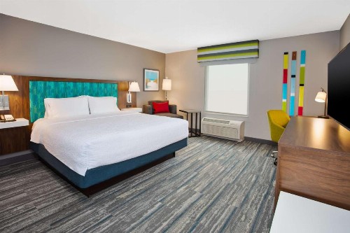 Hampton Inn & Suites Cape Coral / Fort Myers - image 9