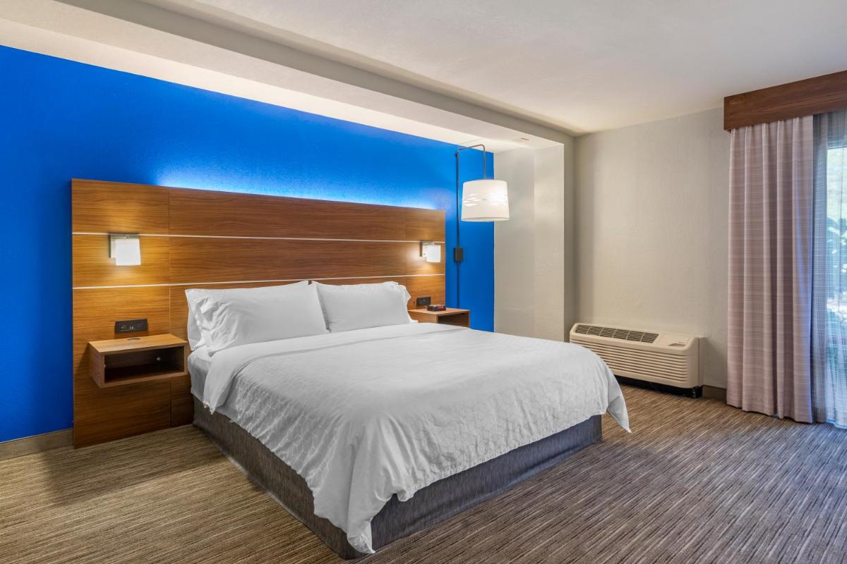 Holiday Inn Express Cape Coral-Fort Myers Area an IHG Hotel - image 7
