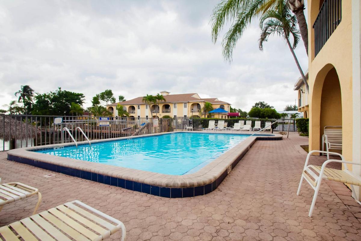 OYO Waterfront Hotel- Cape Coral Fort Myers FL - main image