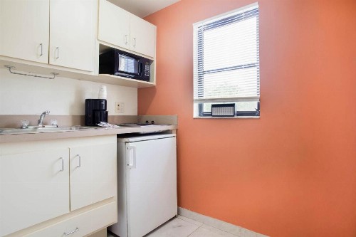 OYO Waterfront Hotel- Cape Coral Fort Myers FL - image 17