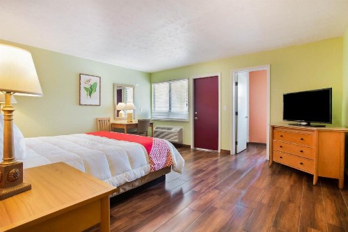 OYO Waterfront Hotel- Cape Coral Fort Myers FL - image 38