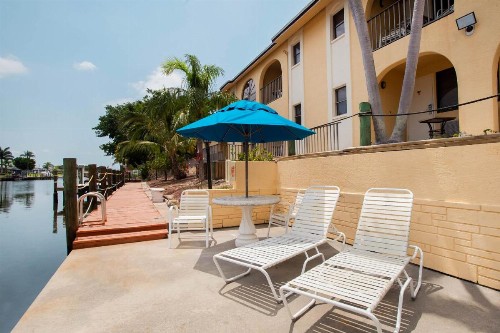 OYO Waterfront Hotel- Cape Coral Fort Myers FL - image 9