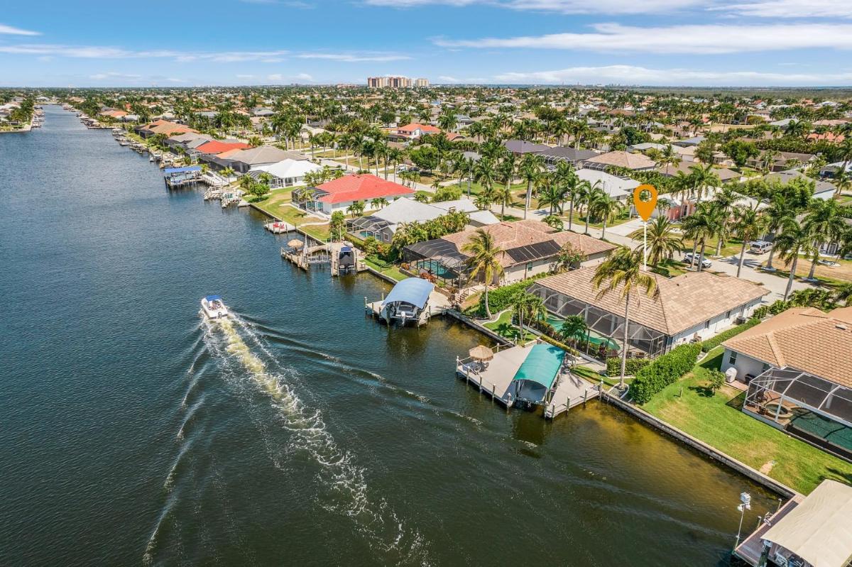 Waterfront Villa ID2621 - image 3