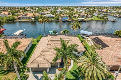 Waterfront Villa ID2621 - image 32