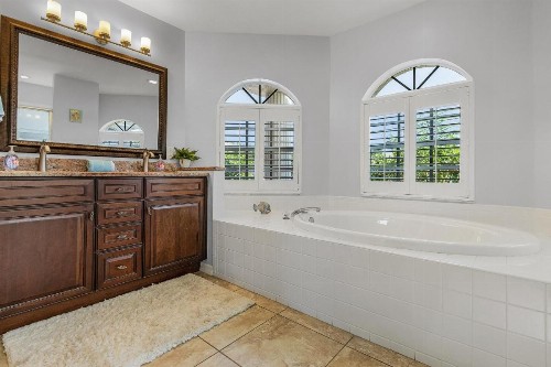 Waterfront Villa Key Largo SW Cape ID1512 - image 4