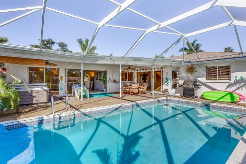 The Coral House - image 9