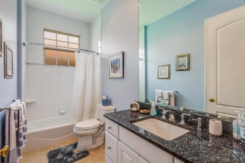 4 Bed 4 Bath Apartment in Cape Coral - image 7