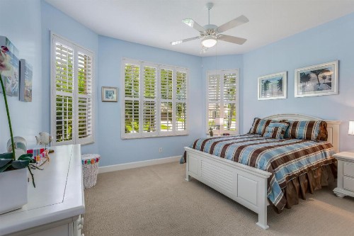 4 Bed 4 Bath Apartment in Cape Coral - image 9