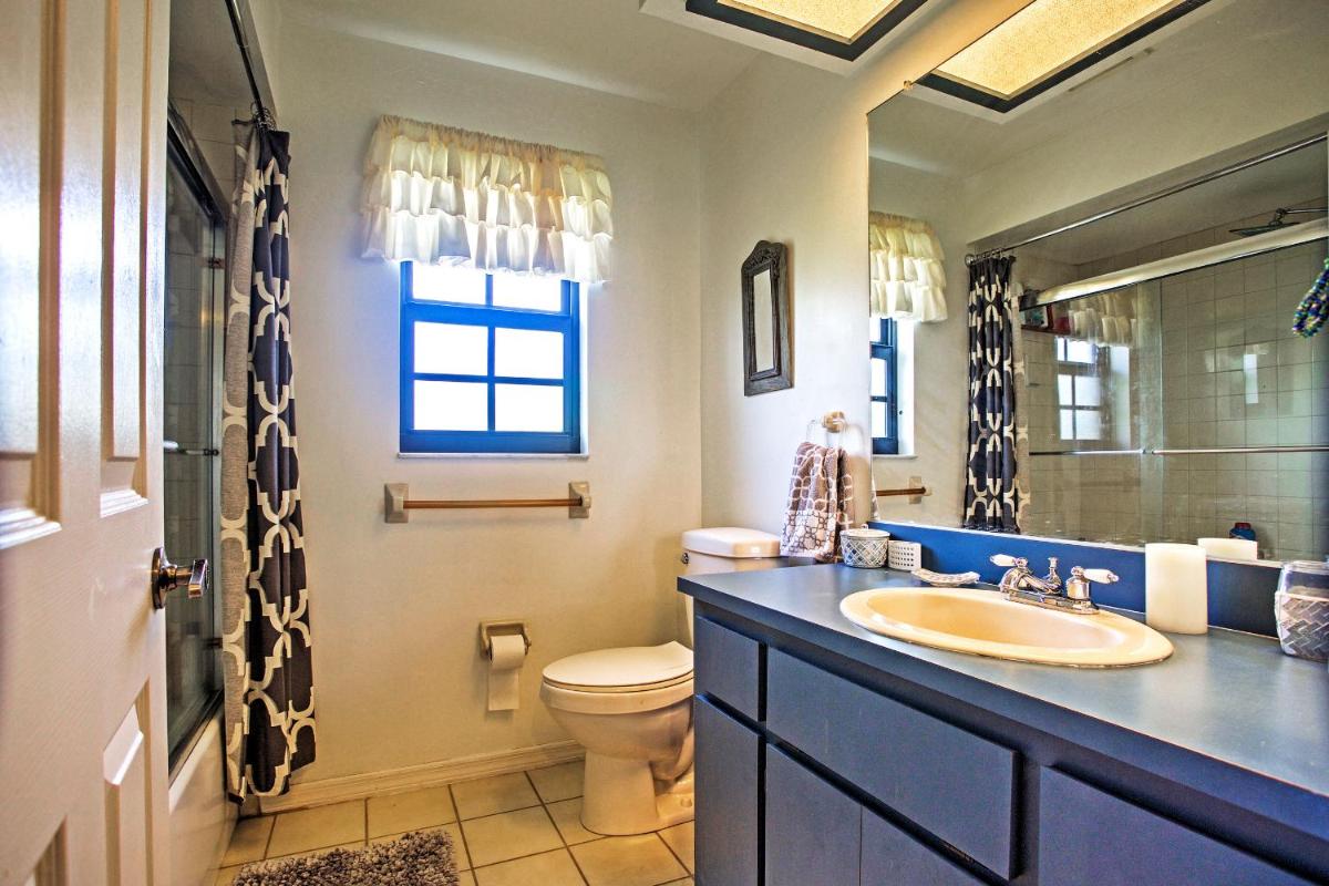 Newly Renovated Tropical Getaway in Cape Coral! - image 5