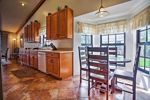 Newly Renovated Tropical Getaway in Cape Coral! - image 6
