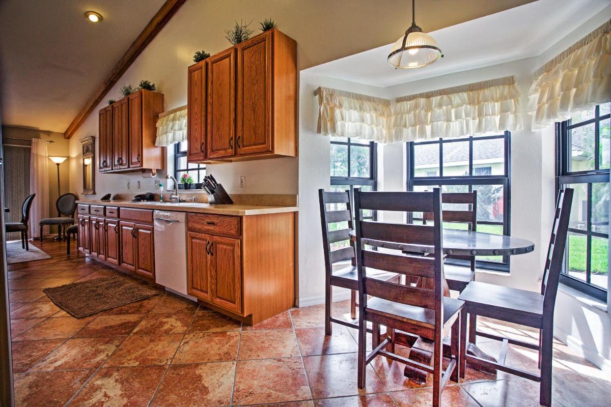 Newly Renovated Tropical Getaway in Cape Coral! - image 6