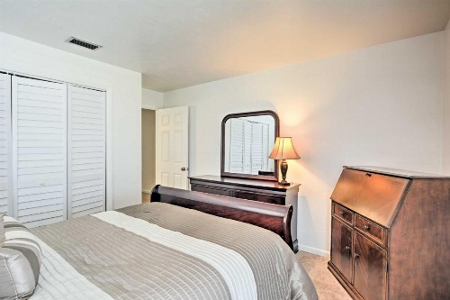 Cape Coral Home 1 Mile From Yacht Club! - image 10