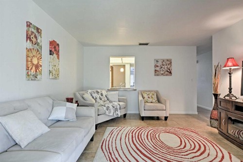 Cape Coral Home 1 Mile From Yacht Club! - image 6