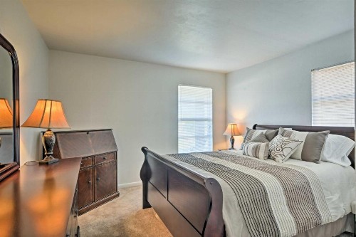 Cape Coral Home 1 Mile From Yacht Club! - image 9