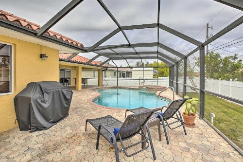 Modern Florida Oasis near Cape Coral Parkway! - image 10