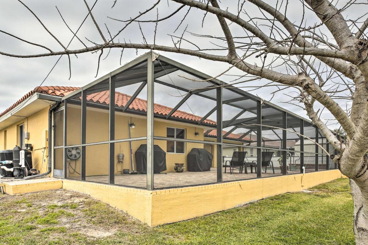Modern Florida Oasis near Cape Coral Parkway! - image 6