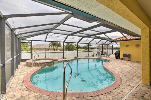 Modern Florida Oasis near Cape Coral Parkway! - image 7