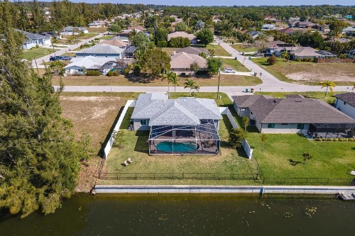 Amazing outdoor living on a freshwater canal 4 bedrooms pet-friendly - Villa Becky - image 13