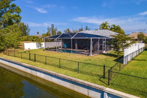 Amazing outdoor living on a freshwater canal 4 bedrooms pet-friendly - Villa Becky - image 18